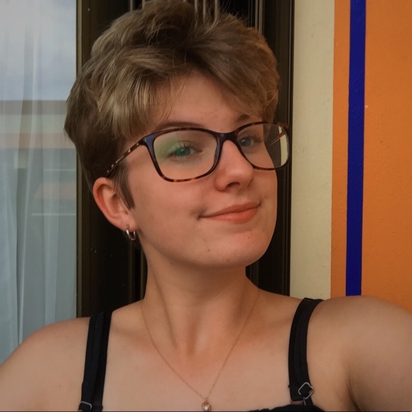 Meet your Posher, Zoe - Picture 1 of 1